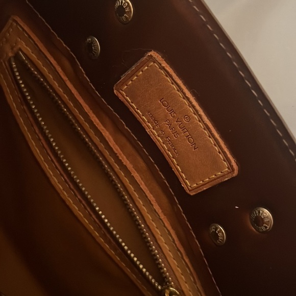 Louis Vutton LV Logo Patent Vernis Mini tote 10βx 7βx4β - Picture 10 of 15